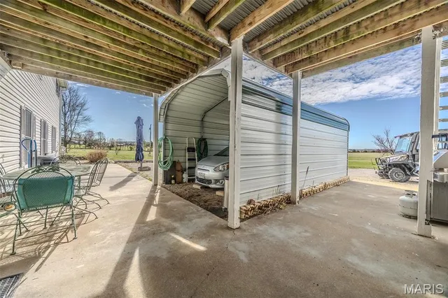 $599,000 | 23598 Falcon Road, Lebanon, MO 65536