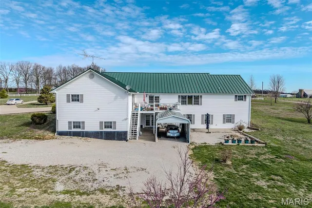 $599,000 | 23598 Falcon Road, Lebanon, MO 65536