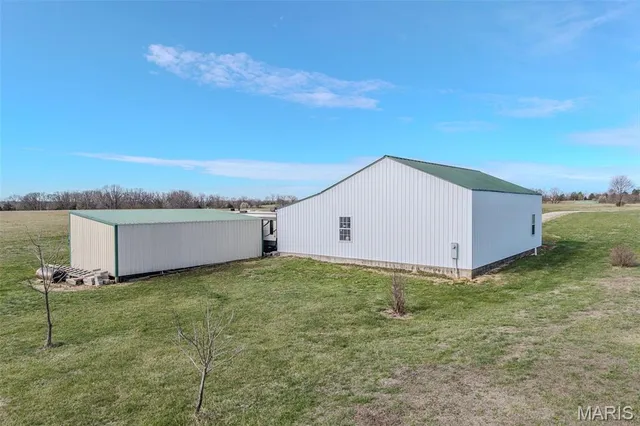 $599,000 | 23598 Falcon Road, Lebanon, MO 65536