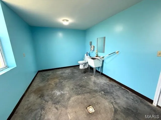 $599,000 | 23598 Falcon Road, Lebanon, MO 65536