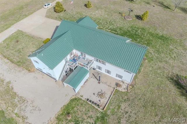 $599,000 | 23598 Falcon Road, Lebanon, MO 65536