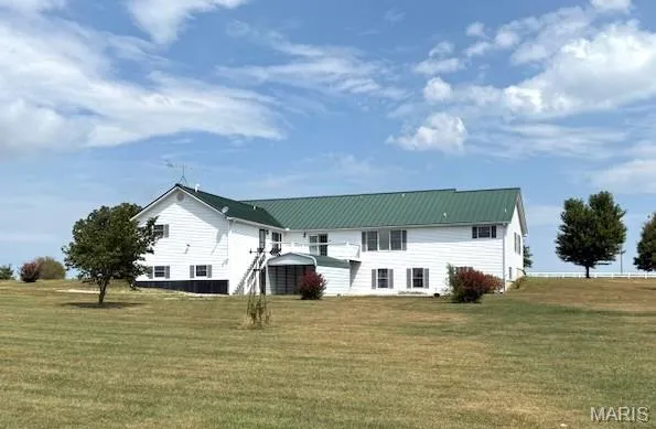 $599,000 | 23598 Falcon Road, Lebanon, MO 65536
