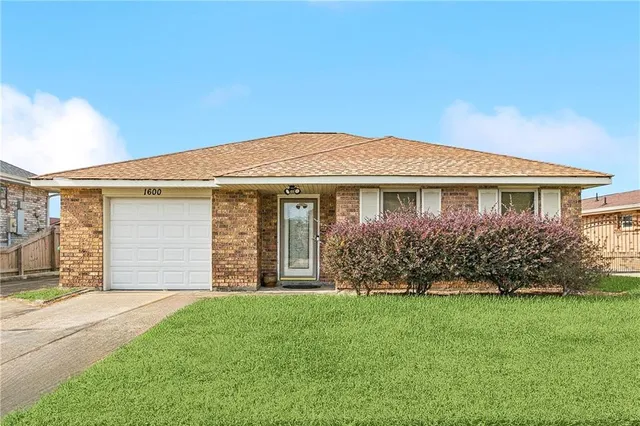 $179,900 | 1600 Lancaster Drive, Marrero, LA 70072