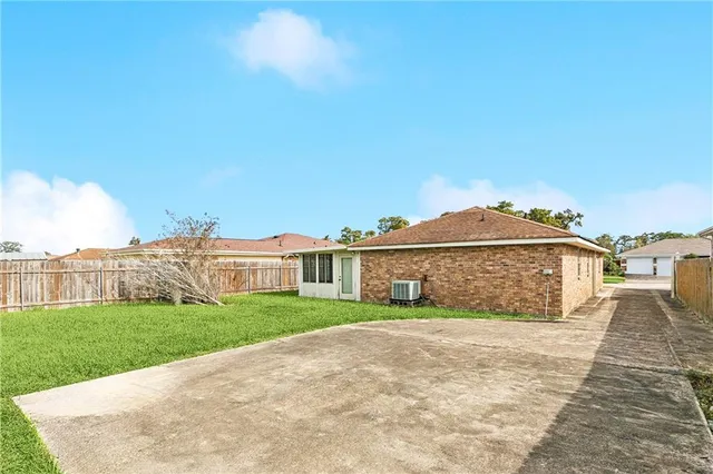 $179,900 | 1600 Lancaster Drive, Marrero, LA 70072