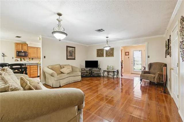 $179,900 | 1600 Lancaster Drive, Marrero, LA 70072