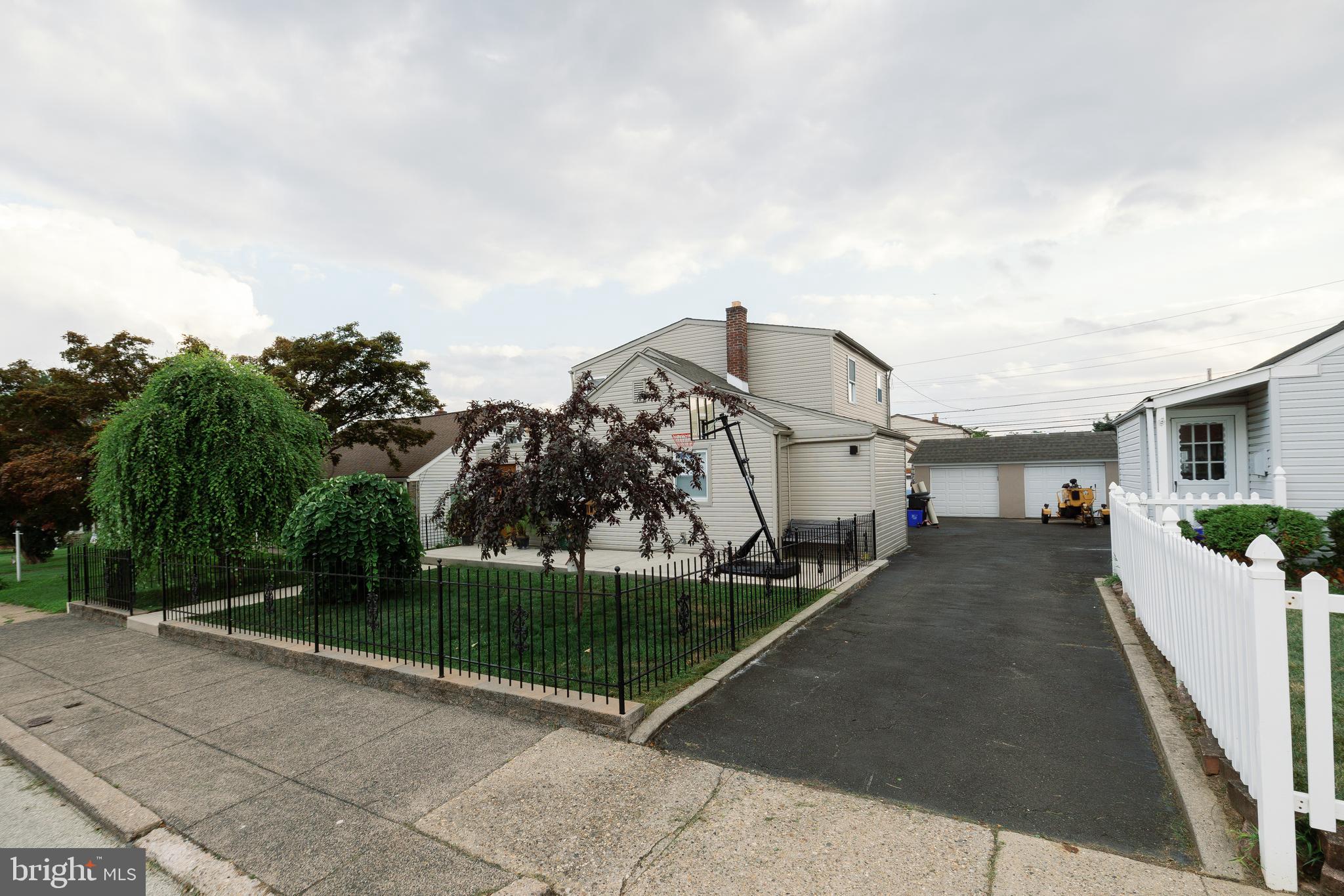3116 Fordham Road Philadelphia, PA 19114 - Photo 2 of 43 Gallery Image 2