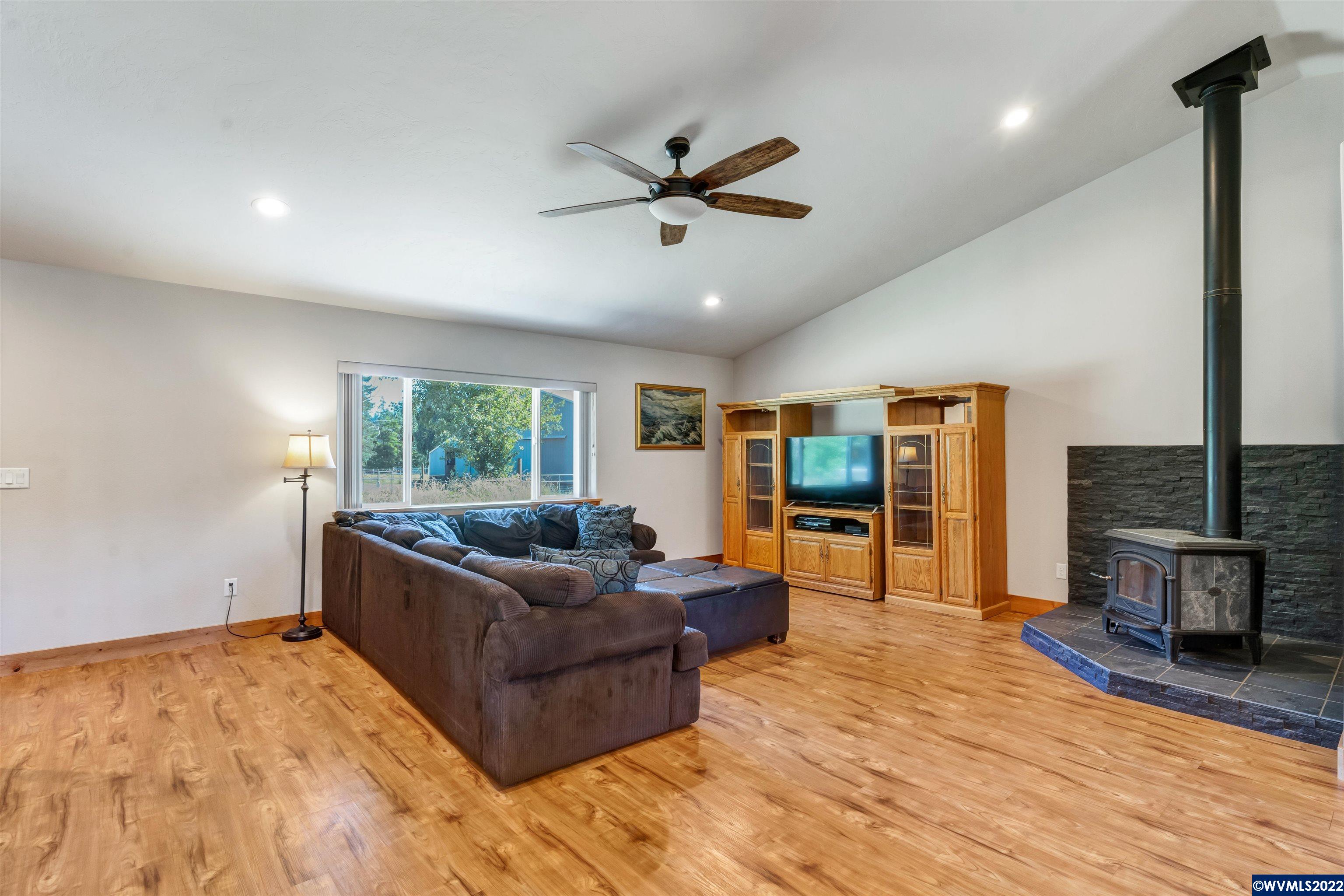 7714 Bates Road South Salem, OR 97306 - Photo 16 of 36