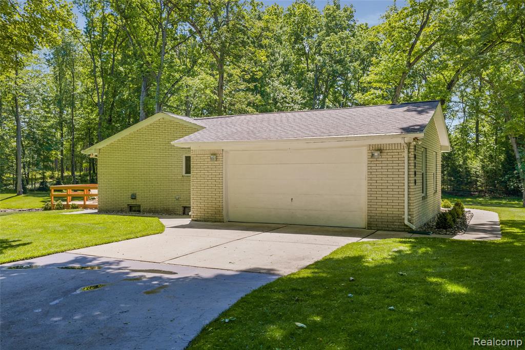 10100 Bridge Lake Road Clarkston, MI 48348 - Photo 31 of 39