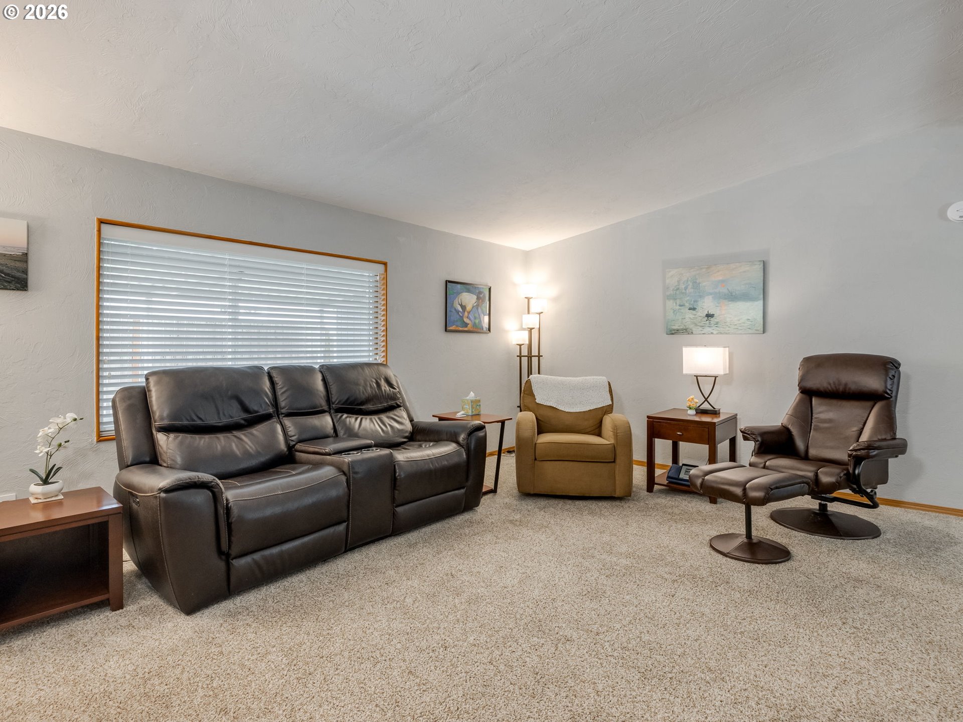 4730 Auburn Road Northeast, Unit 125 Salem, OR 97301 - Photo 36 of 36 a living room with furniture and a window
