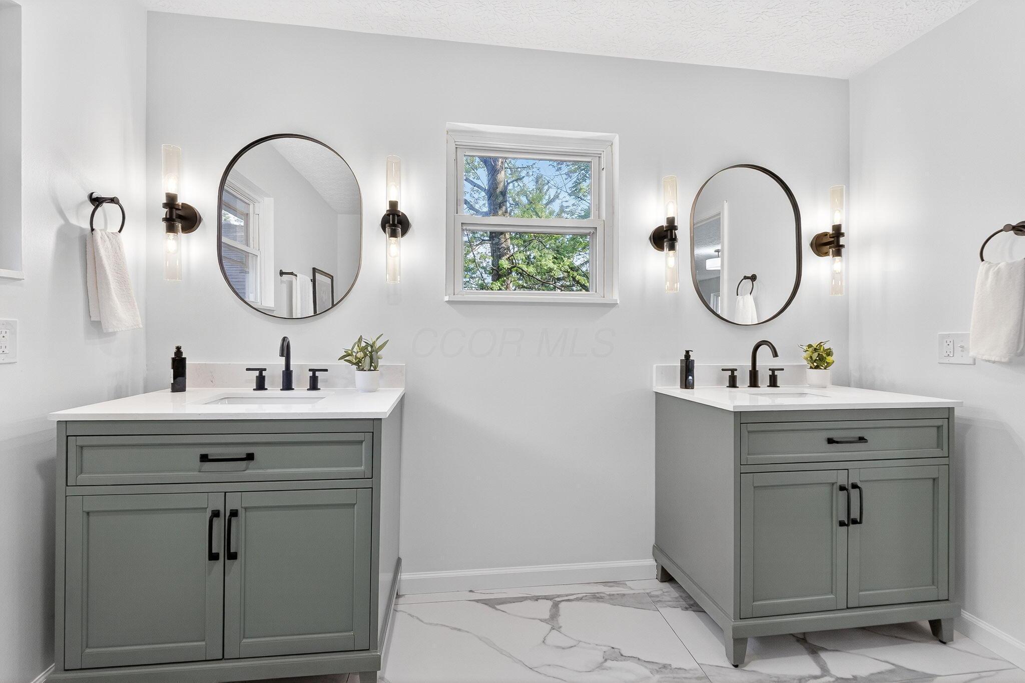 181 Greenbrier Road Sunbury, OH 43074 - Photo 26 of 60 181 Greenbrier (Interior)-35