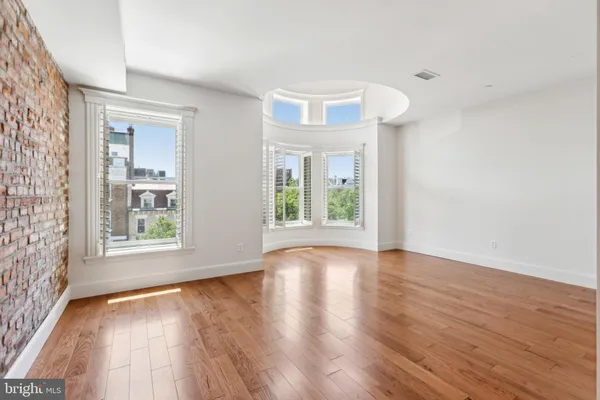 $5,500 | 1641 R Street Northwest, Unit 403, Washington, DC 20009