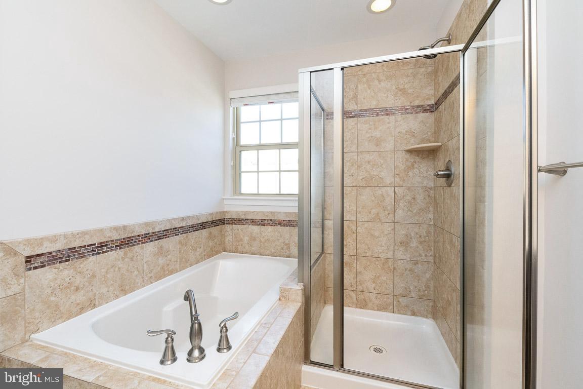 1048 Ramble Run Road Baltimore, MD 21220 - Photo 25 of 53 Soaking tub & shower