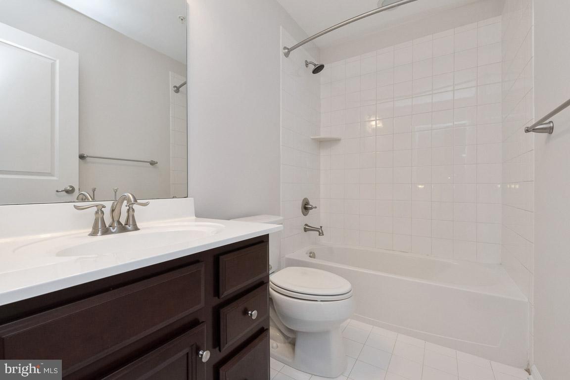 1048 Ramble Run Road Baltimore, MD 21220 - Photo 36 of 53 Hallway fullbath
