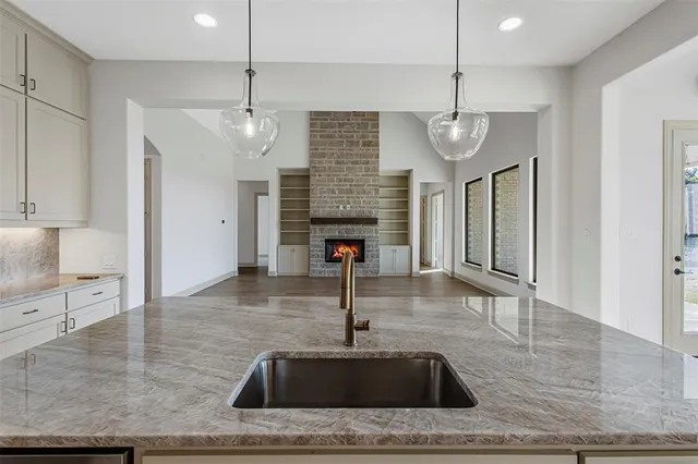 $709,900 | 117 Lila Lake Drive, Waxahachie, TX 75165