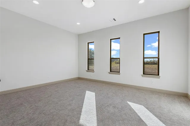 $709,900 | 117 Lila Lake Drive, Waxahachie, TX 75165