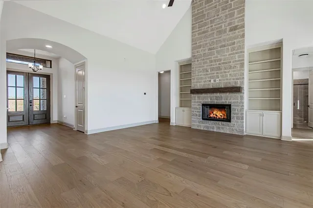 $709,900 | 117 Lila Lake Drive, Waxahachie, TX 75165