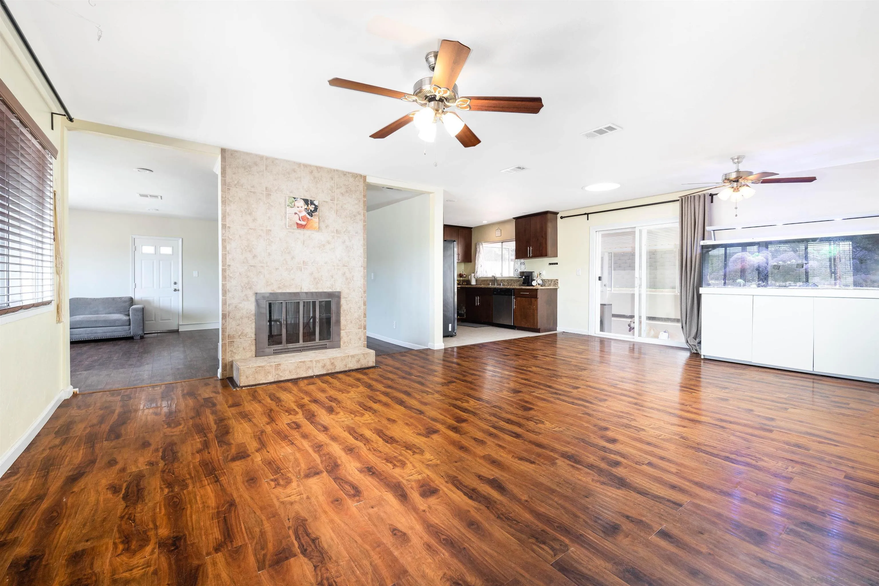 10203 Settle Road Santee, CA 92071 - Photo 4 of 33 a view of a living room