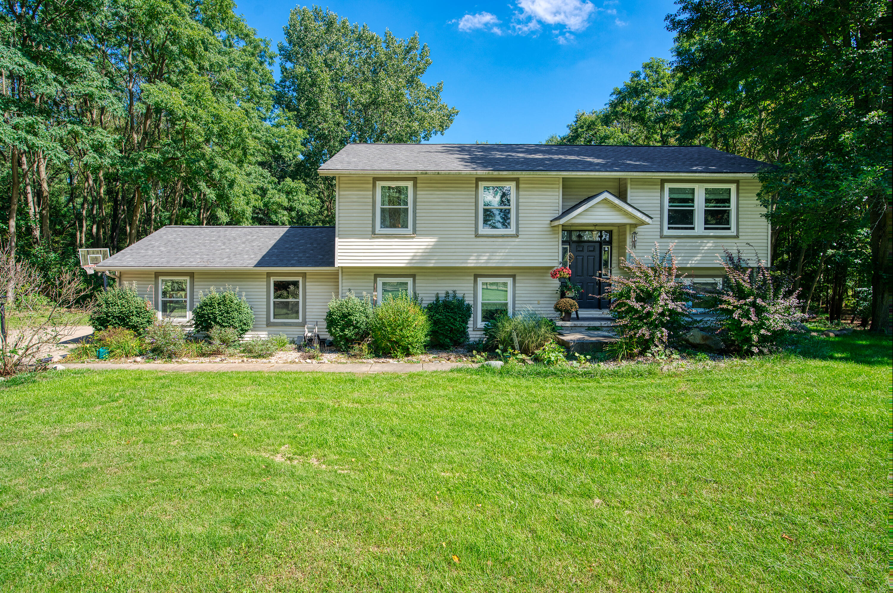 7375 Moeckel Road Grass Lake, MI 49240 - Photo 1 of 31 DSC01594_2