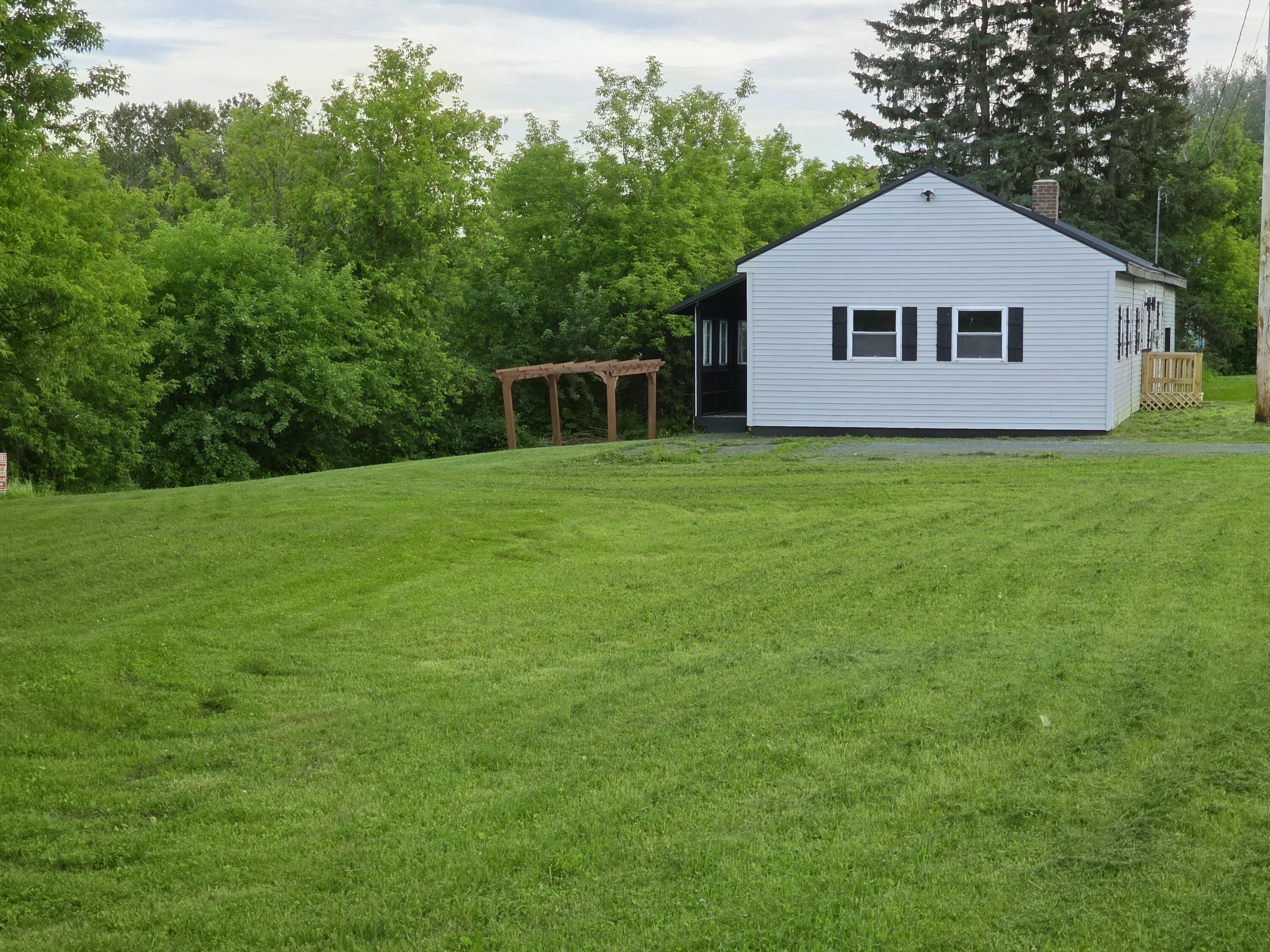 29 Exchange Street Presque Isle, ME 04769 - Photo 6 of 38 20260628_190644~2