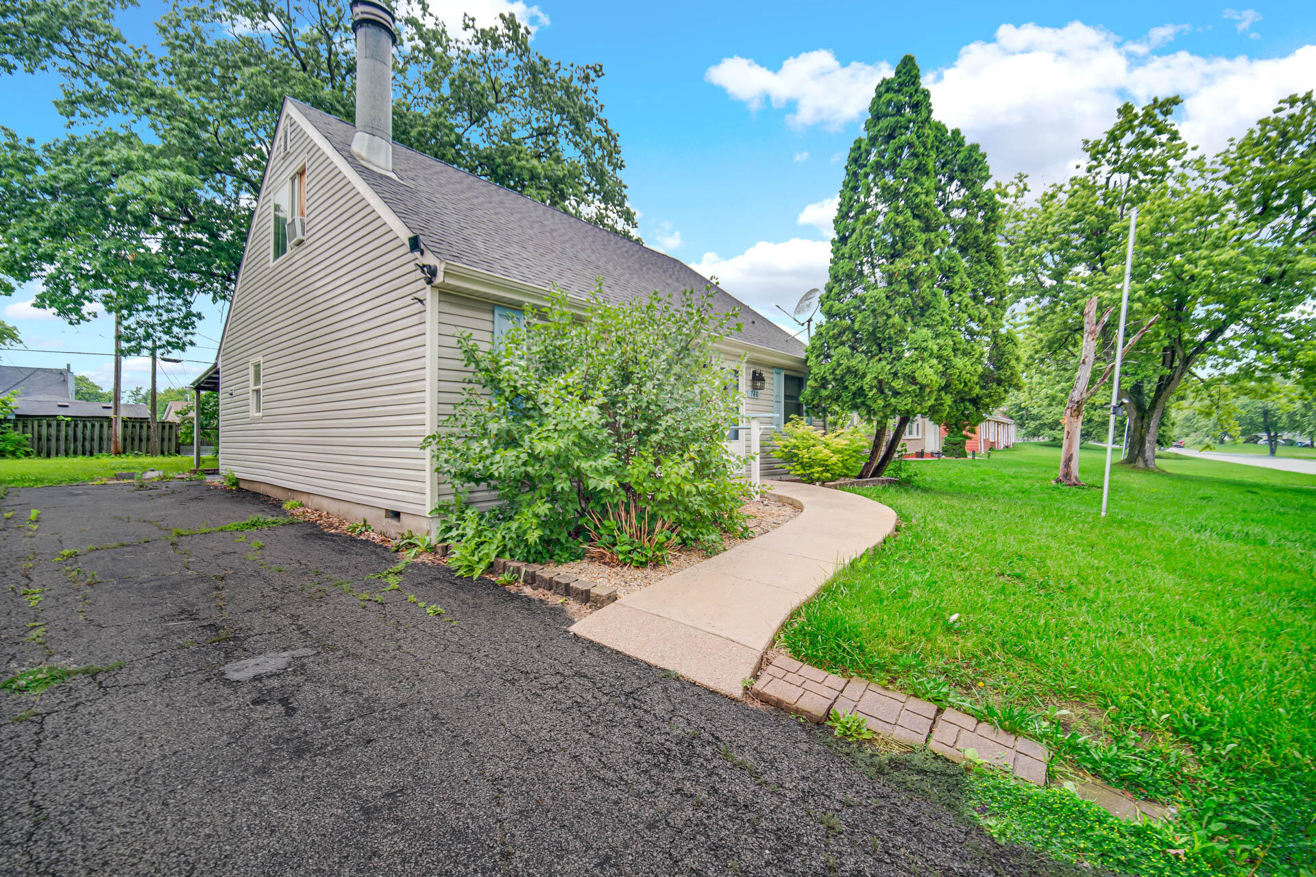 746 Imperial Road Valparaiso, IN 46385 - Photo 2 of 10 1920x1280