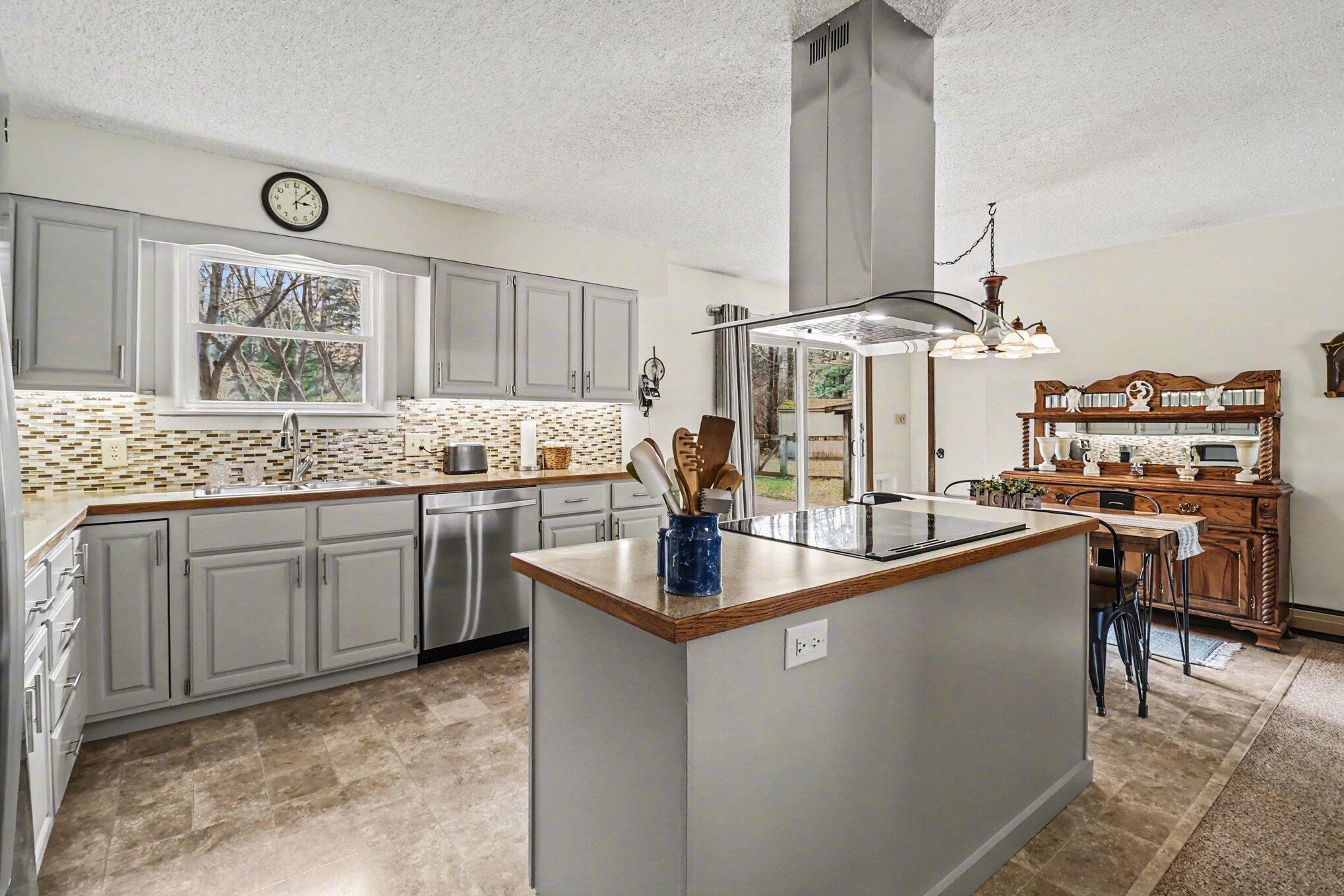 6335 Shagway Road Ludington, MI 49431 - Photo 15 of 36 012_file_7084