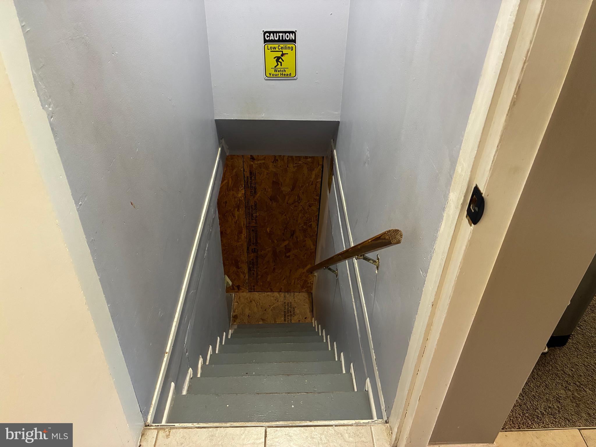 5112 Hollywood Road College Park, MD 20740 - Photo 18 of 28 Stairs to Lower
level