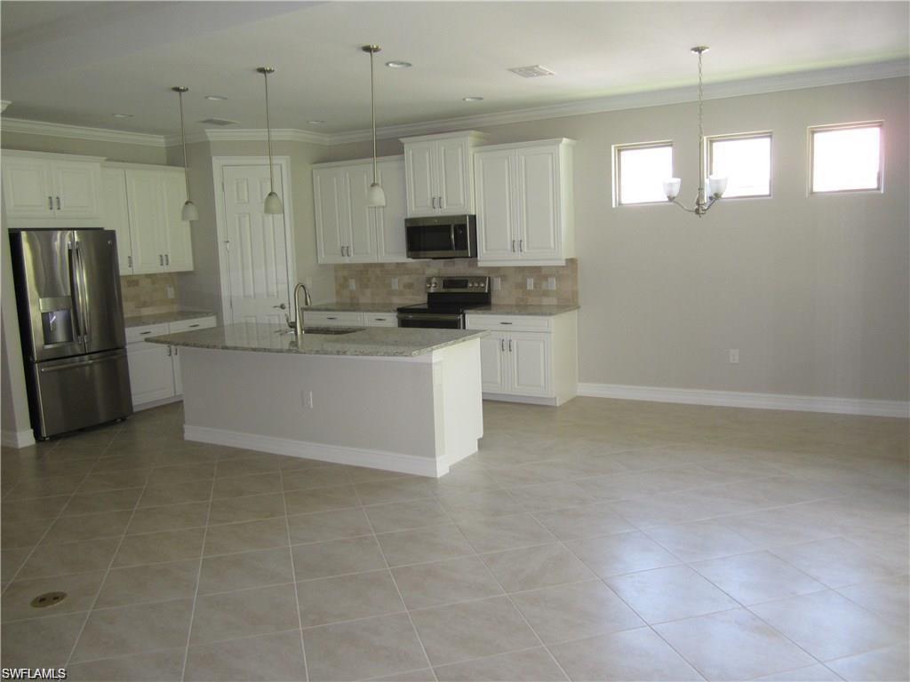 16313 Aberdeen Way Naples, FL 34110 - Photo 5 of 6