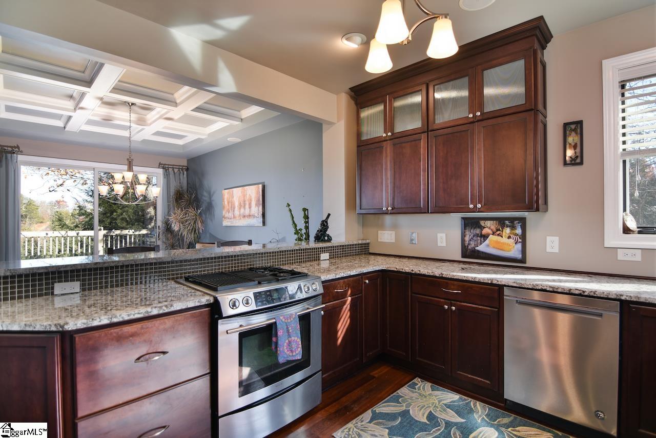 11 Altamont Forest Road Greenville, SC 29609 - Photo 8 of 35