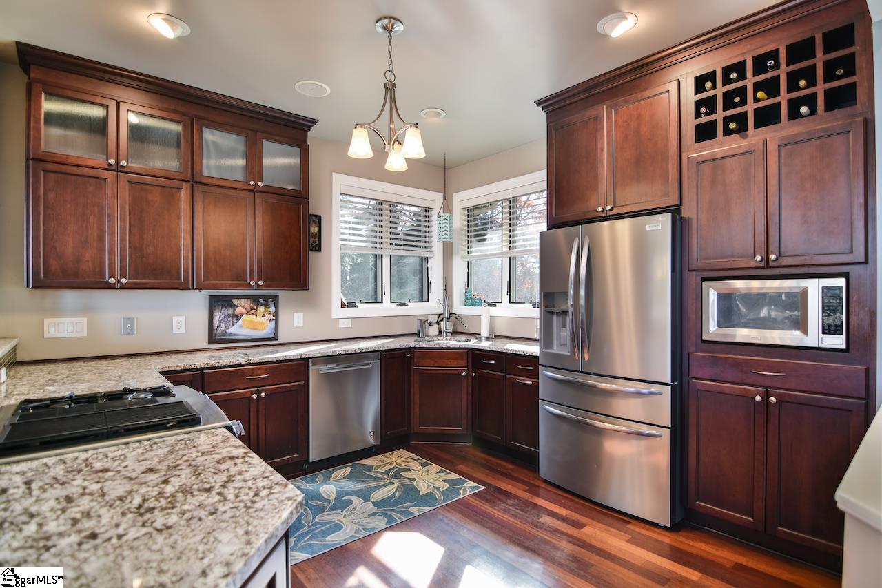 11 Altamont Forest Road Greenville, SC 29609 - Photo 9 of 35