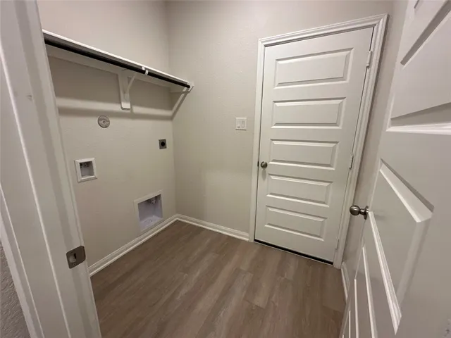 a view of walk in closet