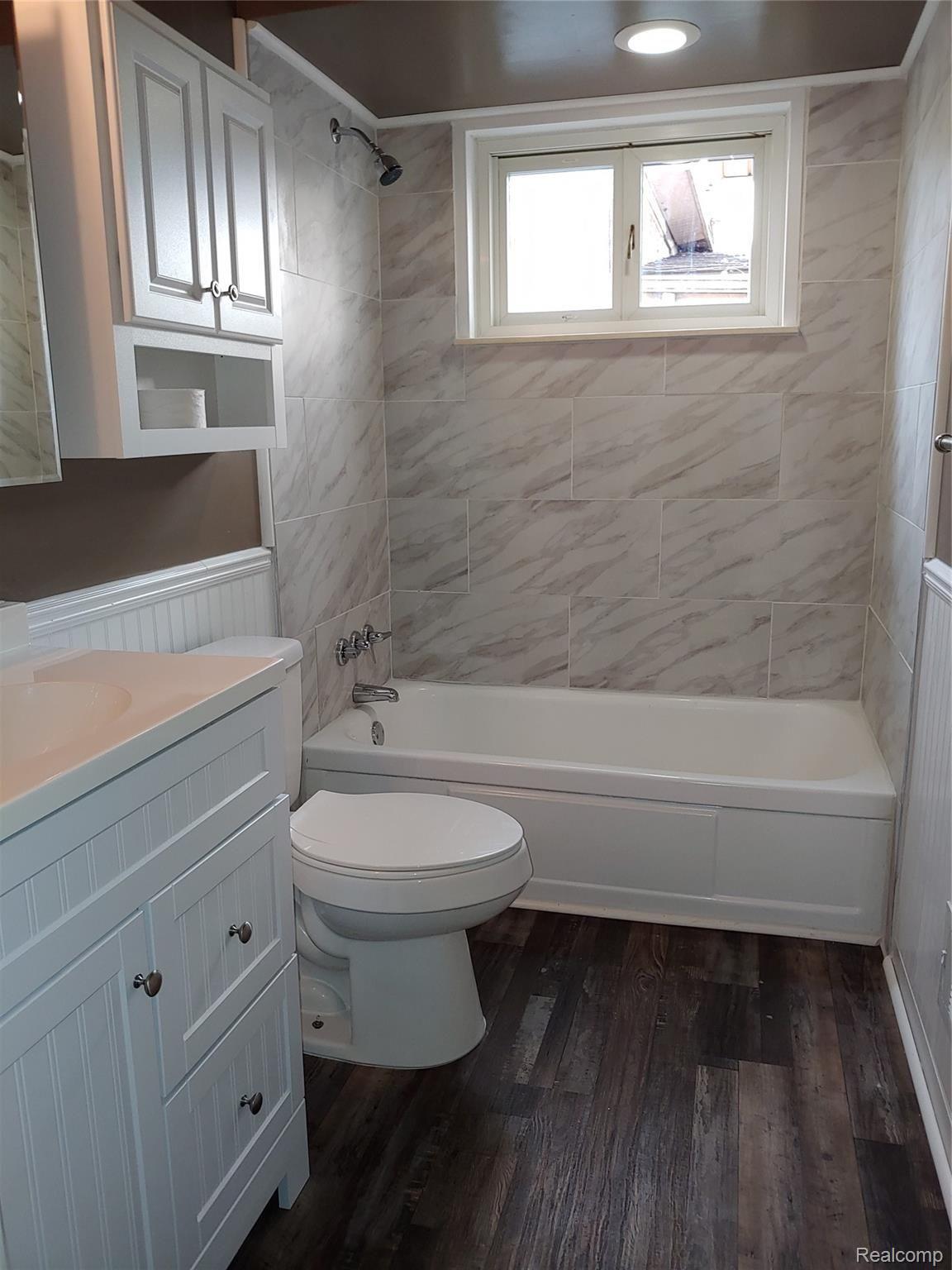 217 Henry Ruff Road Garden City, MI 48135 - Photo 24 of 43 20191125_145011_HDR.jpg