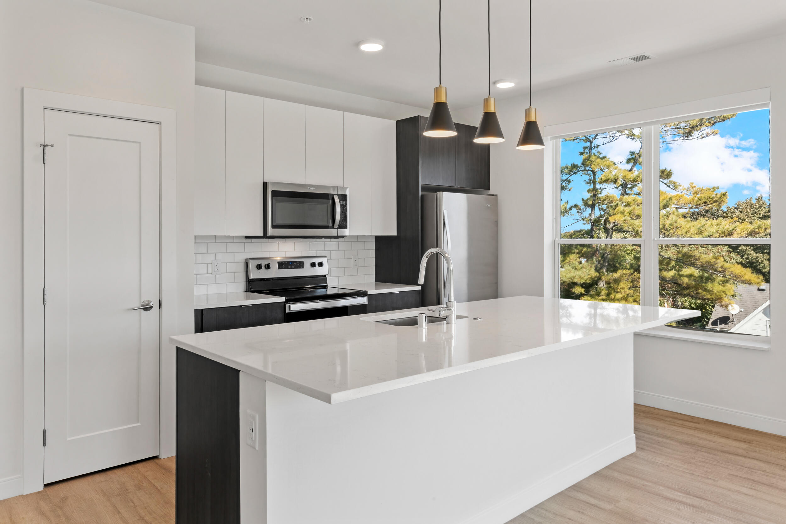 5945 6th Avenue, Unit 211 Kenosha, WI 53140 - Photo 3 of 27 IMG_0521