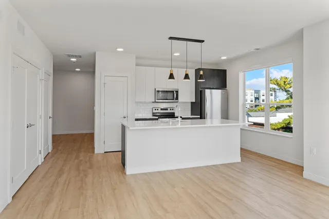 $2,118 | 5945 6th Avenue, Unit 211, Kenosha, WI 53140