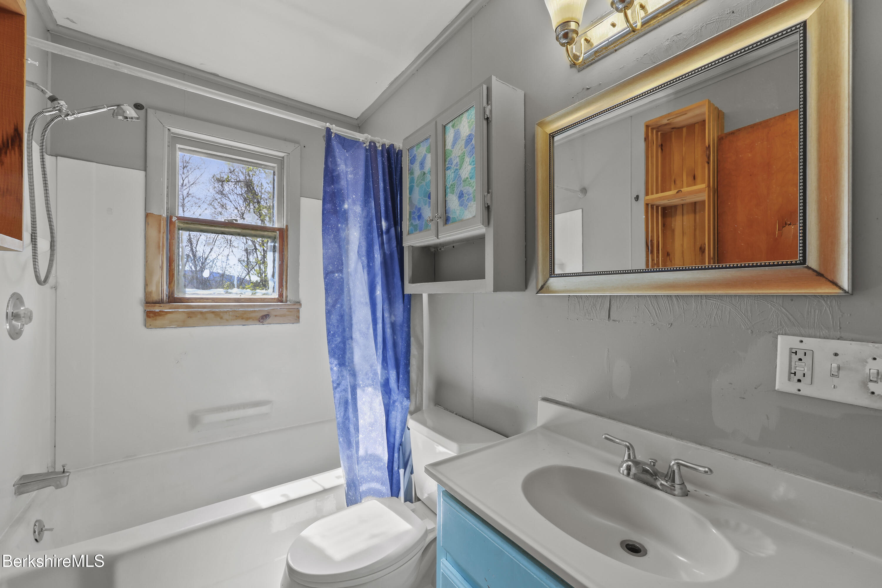 798 Mohawk Trail North Adams, MA 01247 - Photo 7 of 15 Bathroom