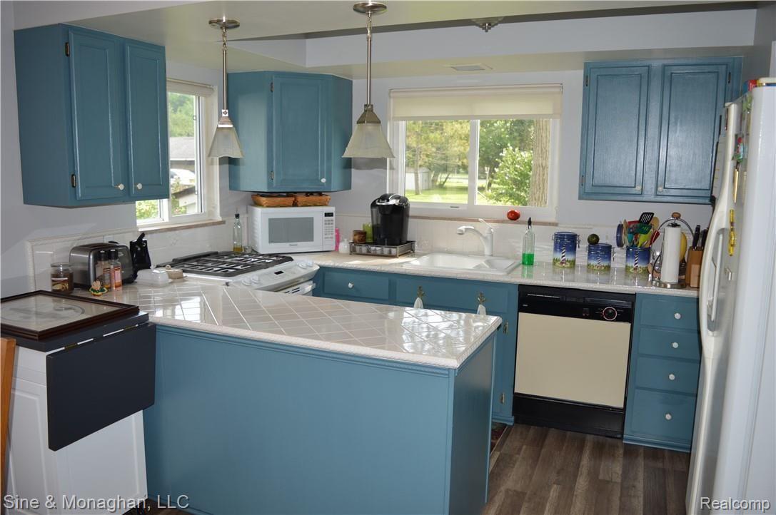 5597 Pointe Tremble Road Algonac, MI 48001 - Photo 23 of 44 025.JPG
