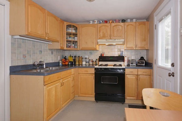 8 Jeffrey Road Billerica, MA 01821 - Photo 4 of 21 Gallery Image 4