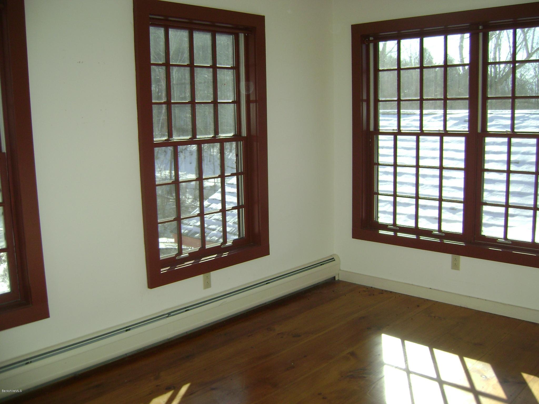 2540 Mason Hill Road Pownal, VT 05261 - Photo 11 of 38 011