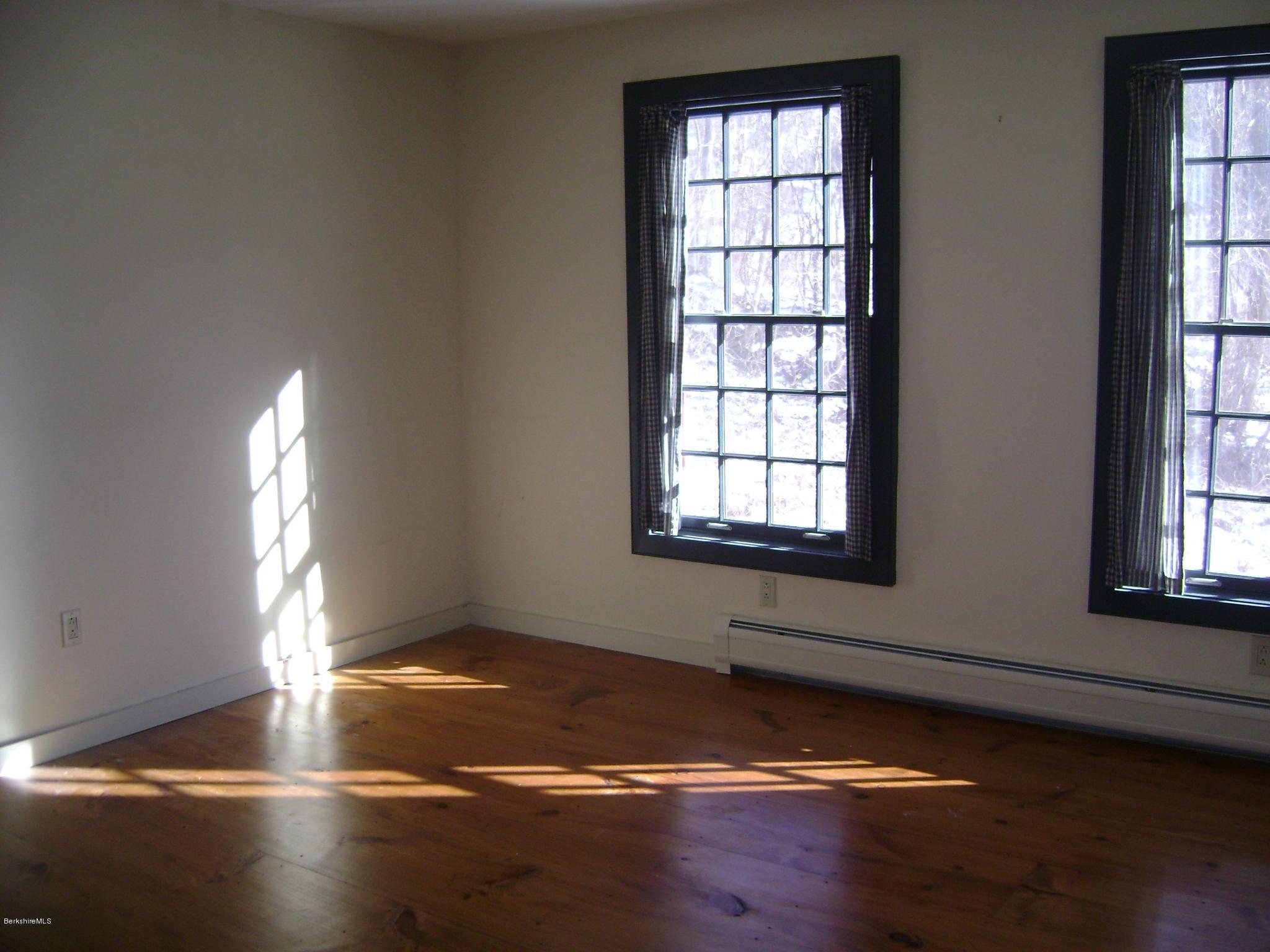 2540 Mason Hill Road Pownal, VT 05261 - Photo 10 of 38 010