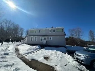 $1,975 | 421-423 North East Street, Unit 2, Amherst, MA 01002