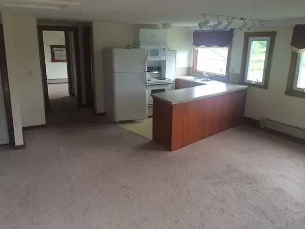 $1,975 | 421-423 North East Street, Unit 2, Amherst, MA 01002