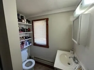 $1,975 | 421-423 North East Street, Unit 2, Amherst, MA 01002