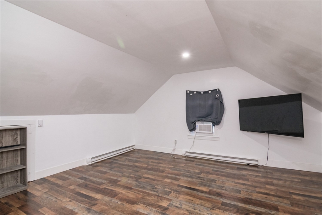 379 Roosevelt Avenue Springfield, MA 01118 - Photo 21 of 32