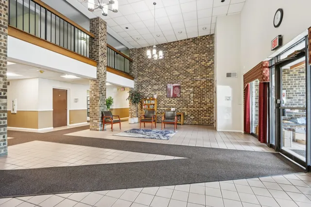 $1,800 | 1463 Mercury Drive, Unit 309, Schaumburg, IL 60193