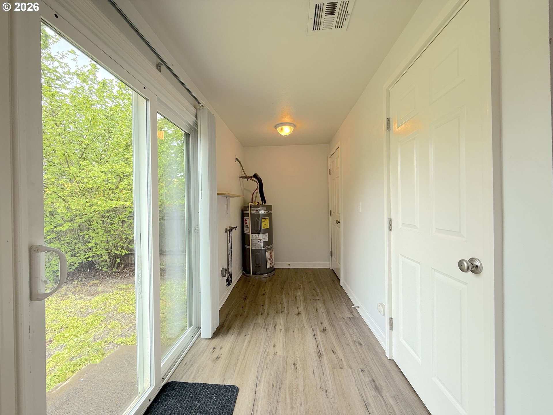 250 44th Street Springfield, OR 97478 - Photo 21 of 26 Laundry