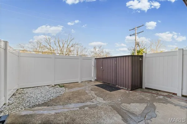 $95,500 | 7451 Hazelcrest Drive, Hazelwood, MO 63042