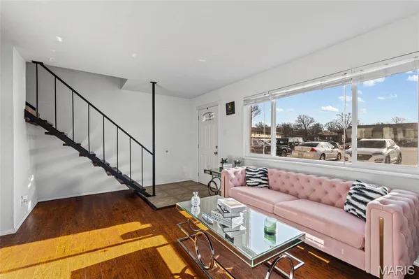 $95,500 | 7451 Hazelcrest Drive, Hazelwood, MO 63042