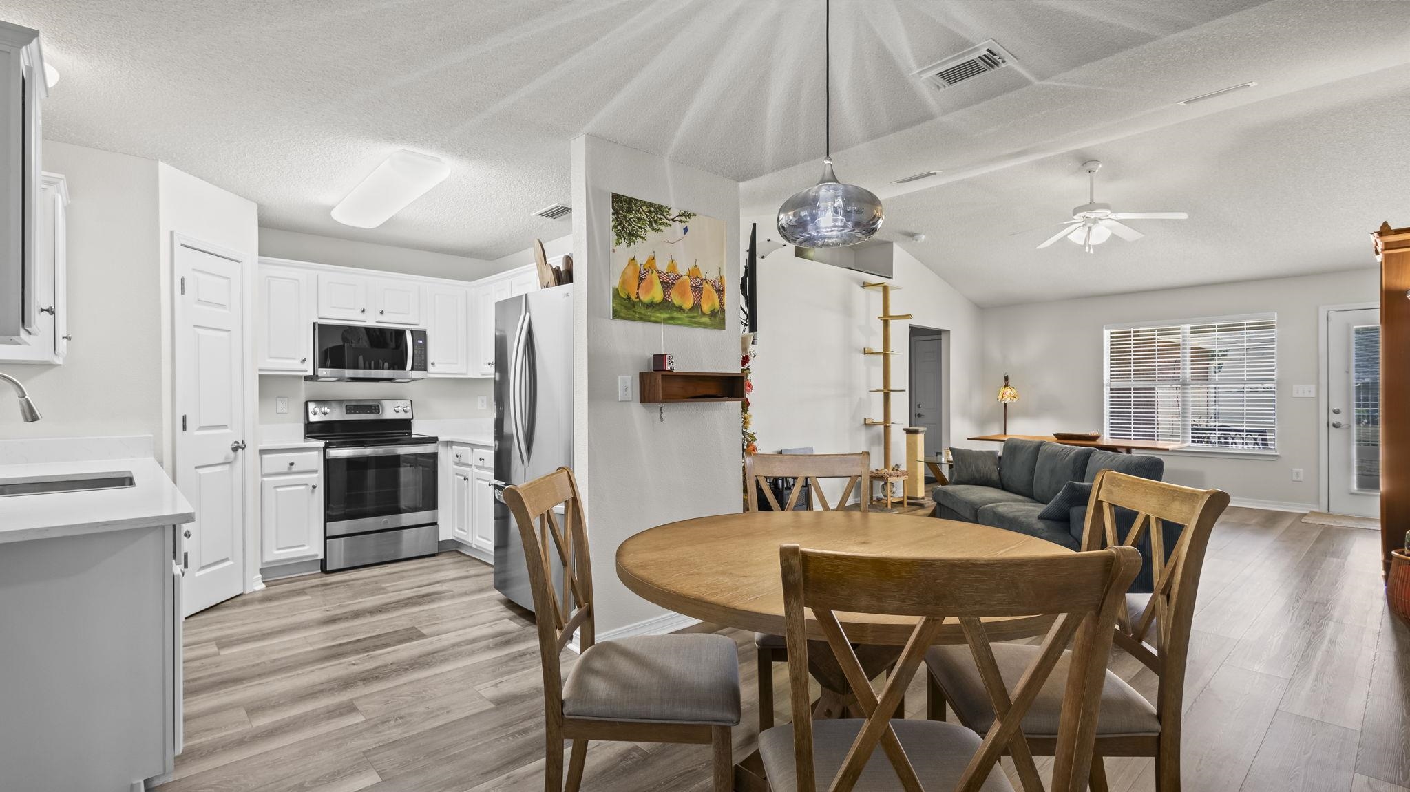 302 Cluster Street Foley, AL 36535 - Photo 17 of 28 Dining Area