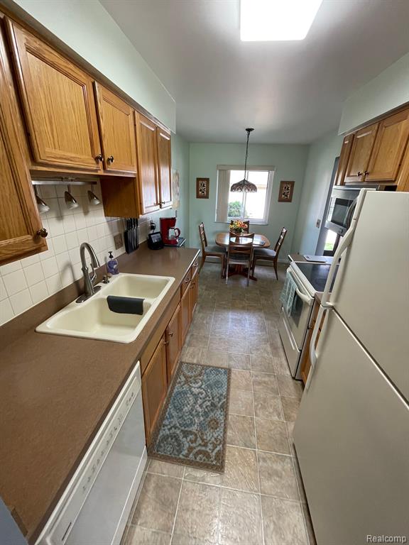 1660 River Road, Unit 6 Marysville, MI 48040 - Photo 16 of 29