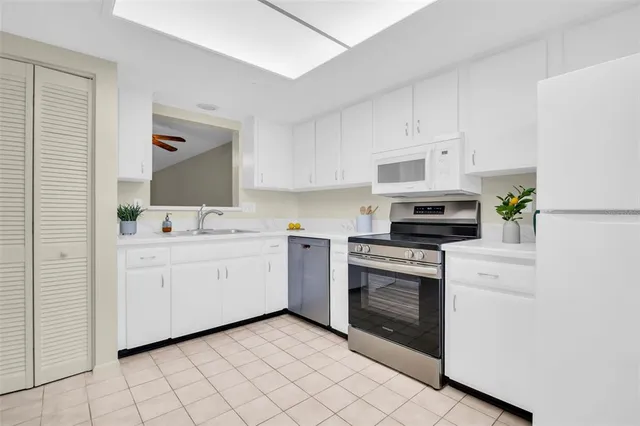 $289,900 | 899 Cleland Court, Unit A, Palm Harbor, FL 34684