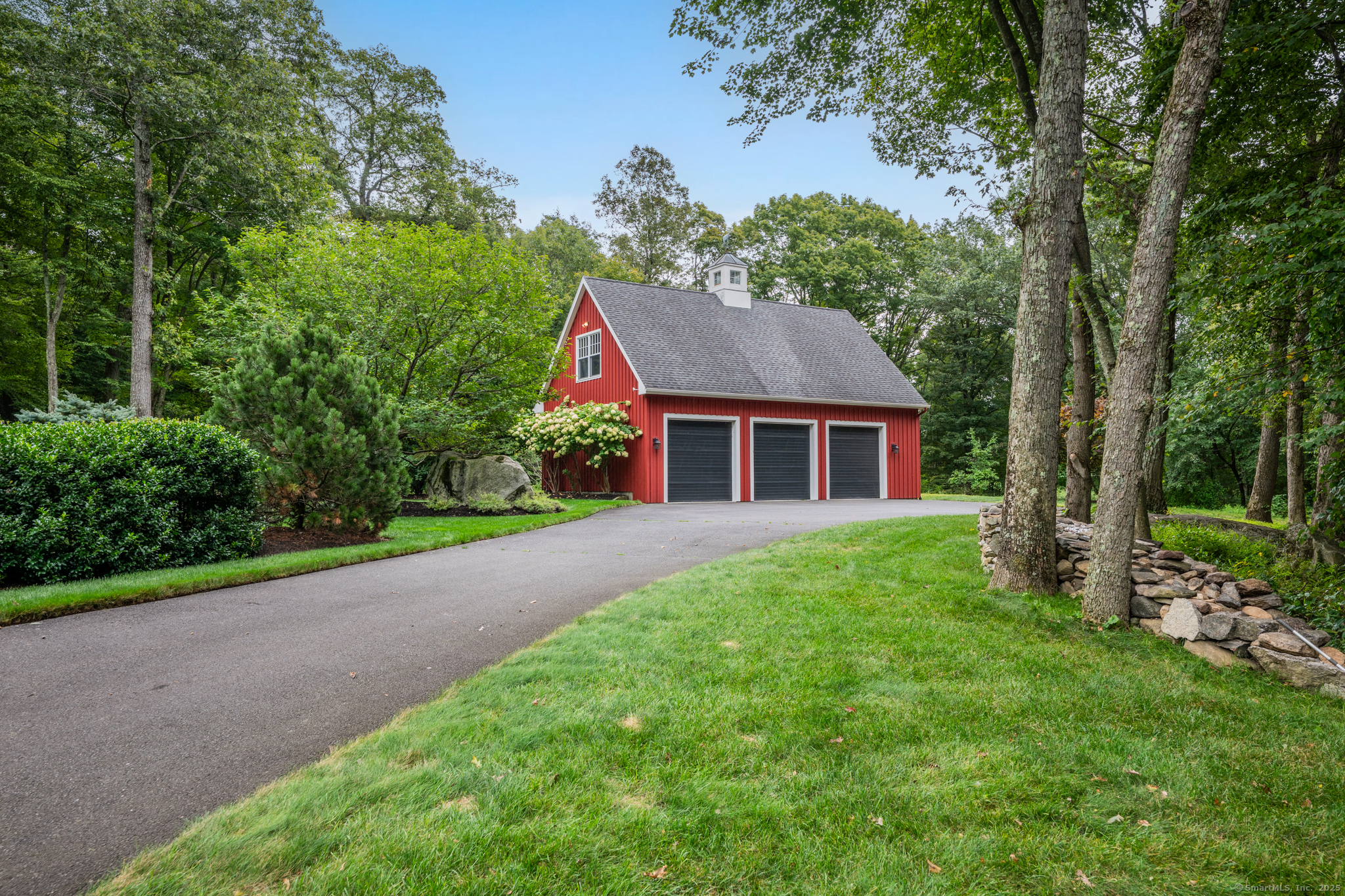 93 Hattertown Road Newtown, CT 06470 - Photo 2 of 40